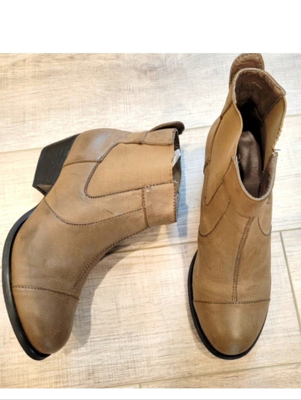 2 LIPS TOO TAN ANKLE BOOTIES SIZE 7